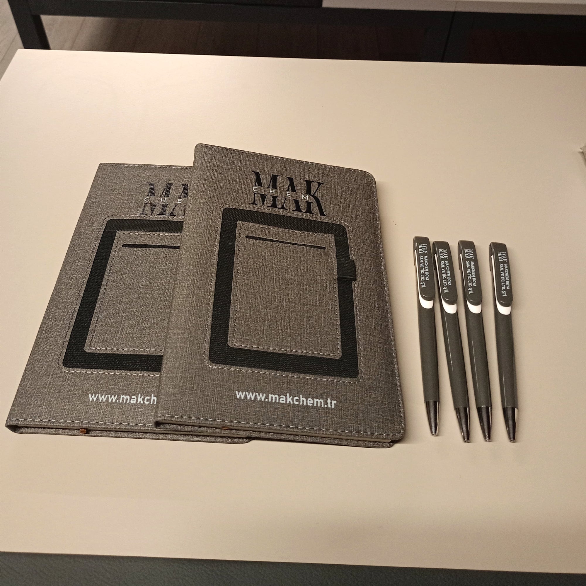 Karton İpli Çantalı – Cepli Defter Seti