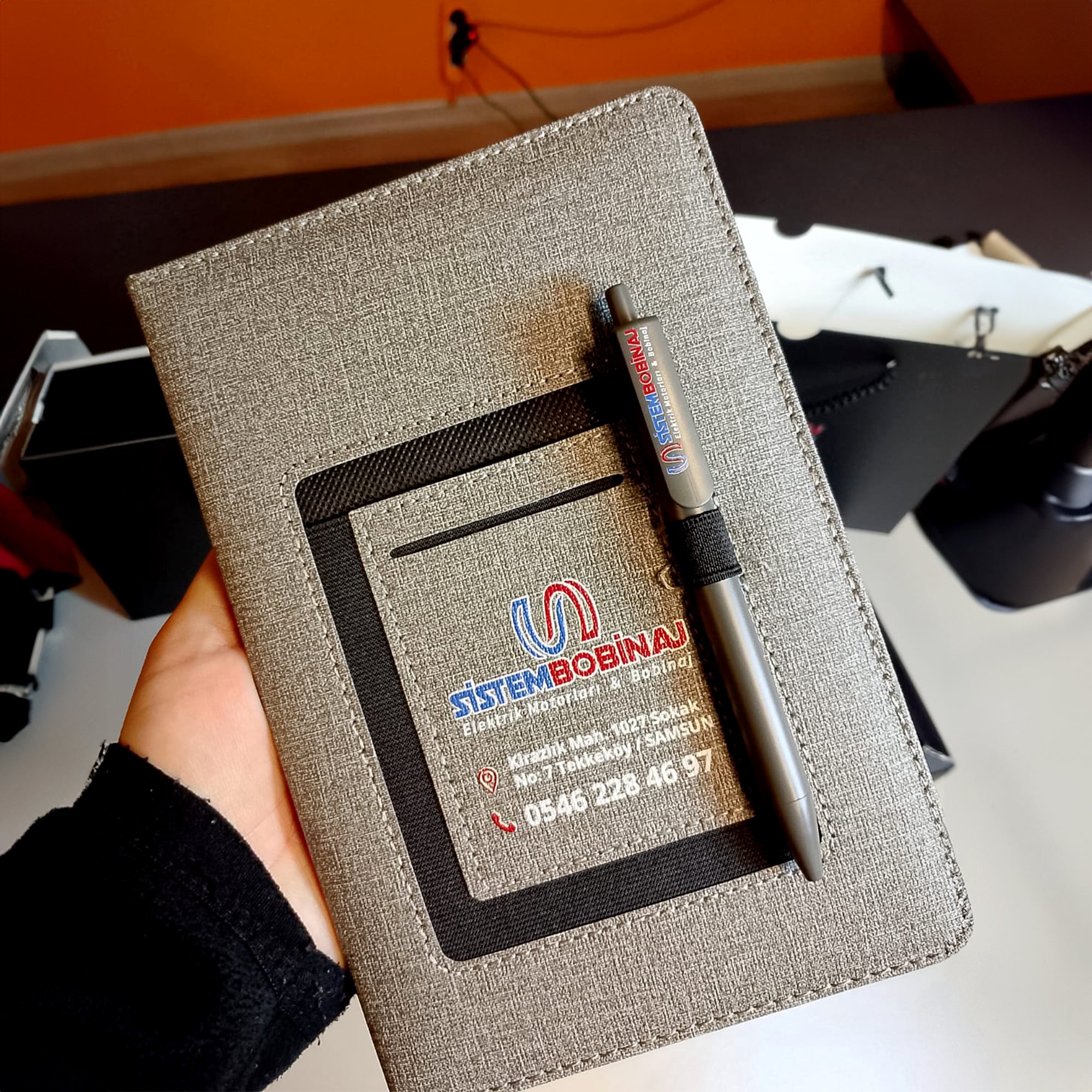 Karton Kutu Çantalı – Powerbank, Defter, Magnet Seti